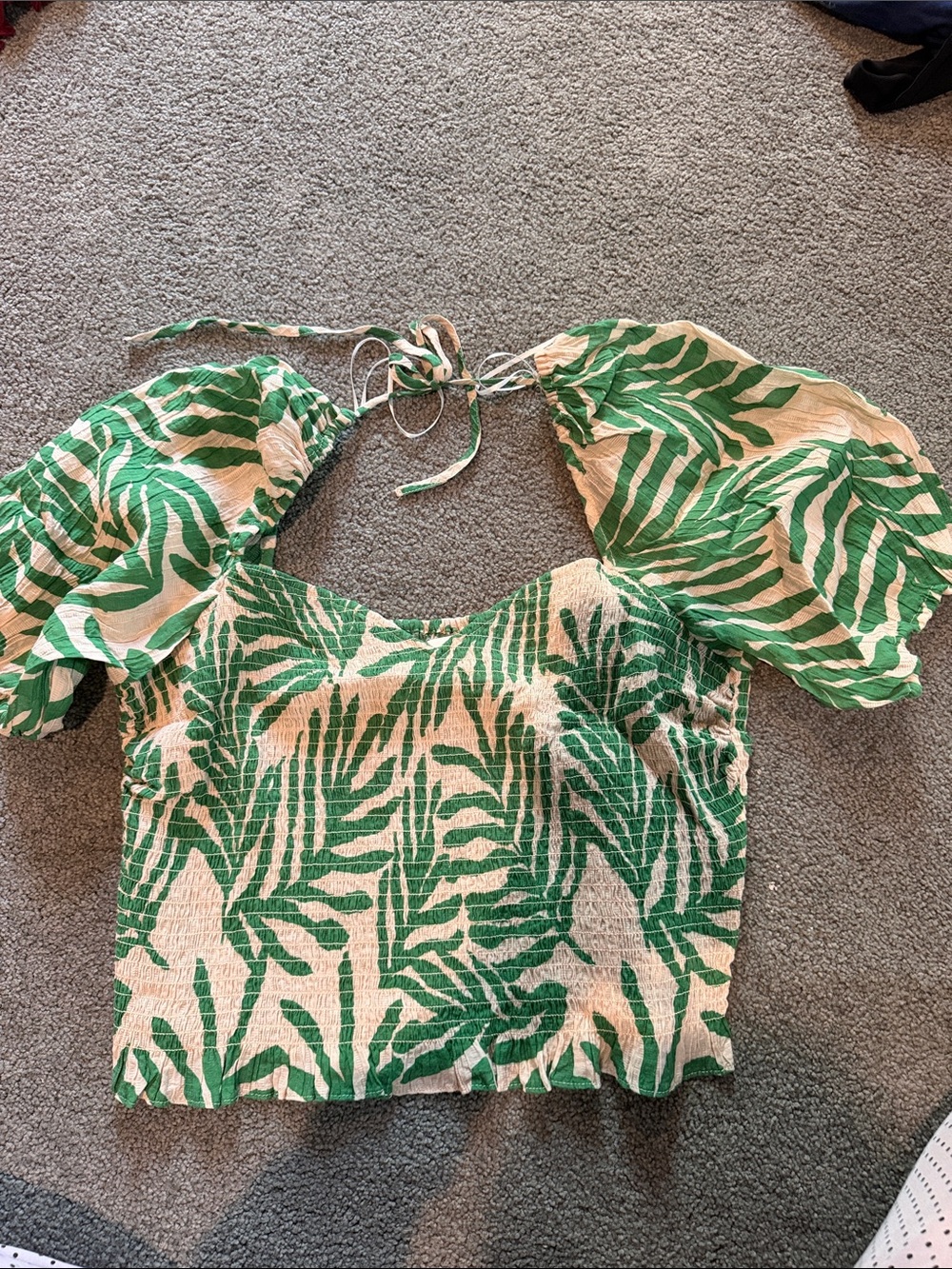 Green Leaf Print Puff Sleeve Crop Top